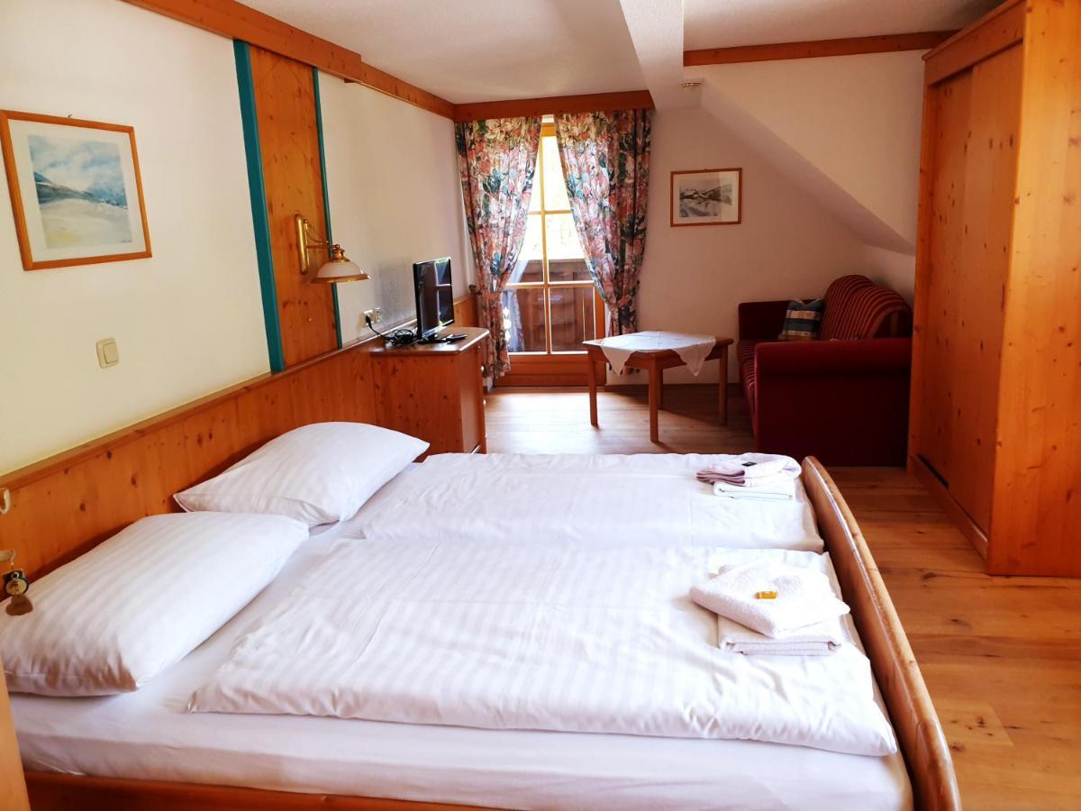 Landhotel Lacknerhof Mariapfarr Eksteriør bilde